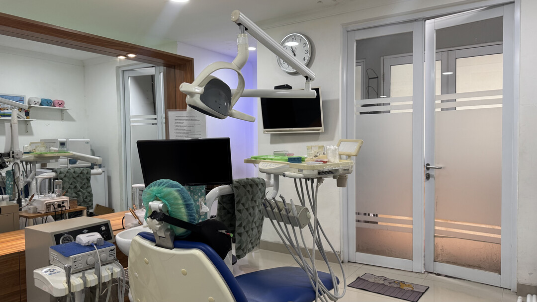 Dental Unit & TV